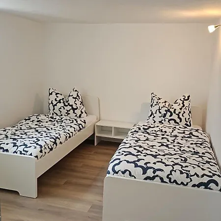 Ferienwohnung Karlsruhe شقة *