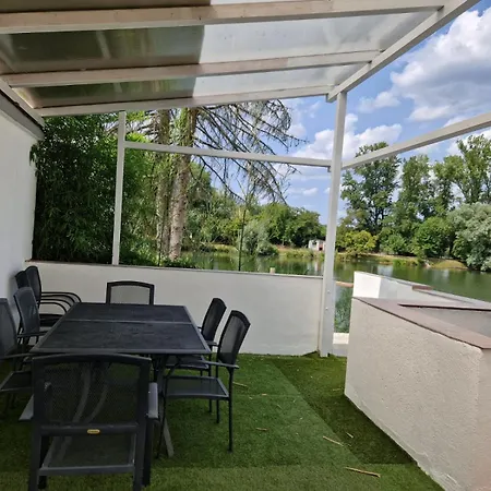 Ferienwohnung Karlsruhe شقة